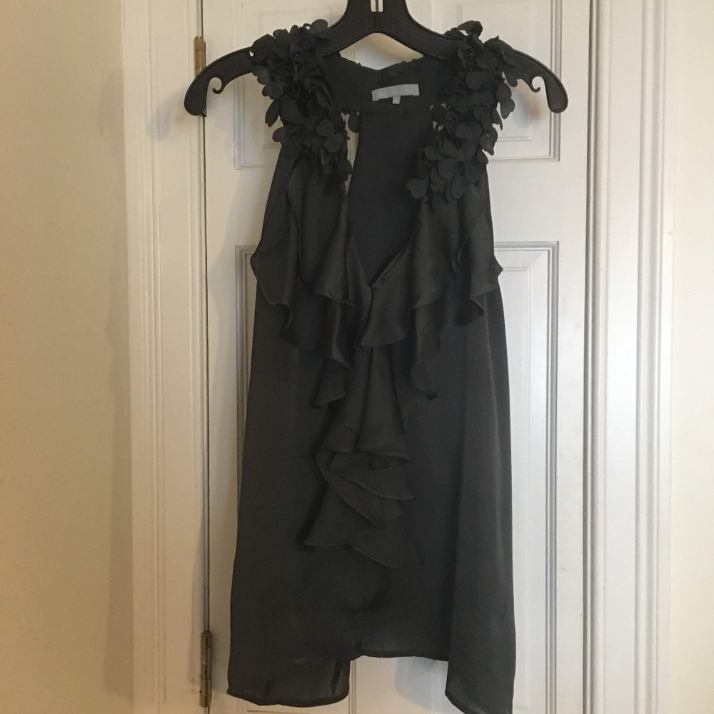 Violet &  Clair - V Neck Sleeveless Blouse